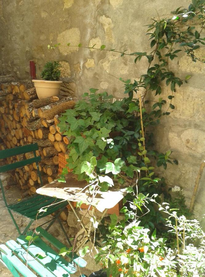 A L'Etape Des Randonneurs (Adults Only) Bed and Breakfast Saignon Eksteriør billede